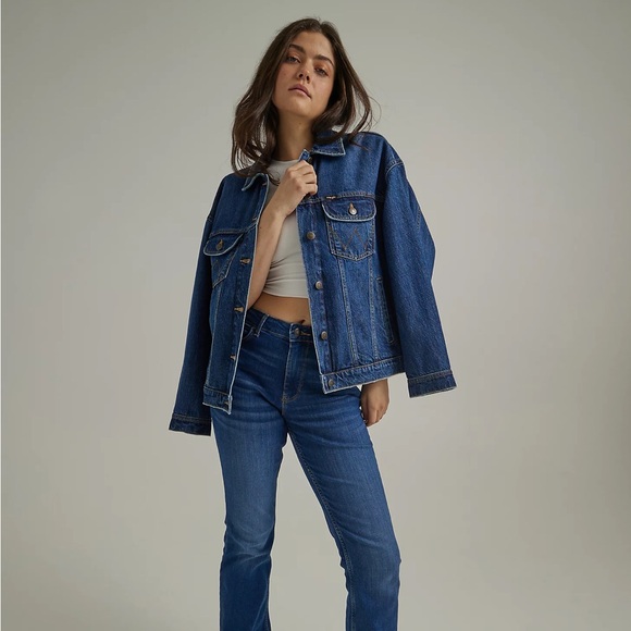 Wrangler Women’s Jean Jacket NWT - Picture 2 of 8